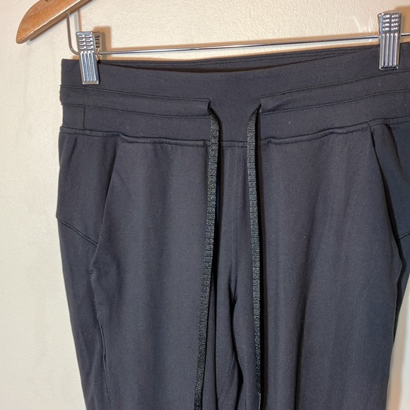 Lululemon Ready To Rulu joggers crop black size 4 athletic - Picture 4 of 9